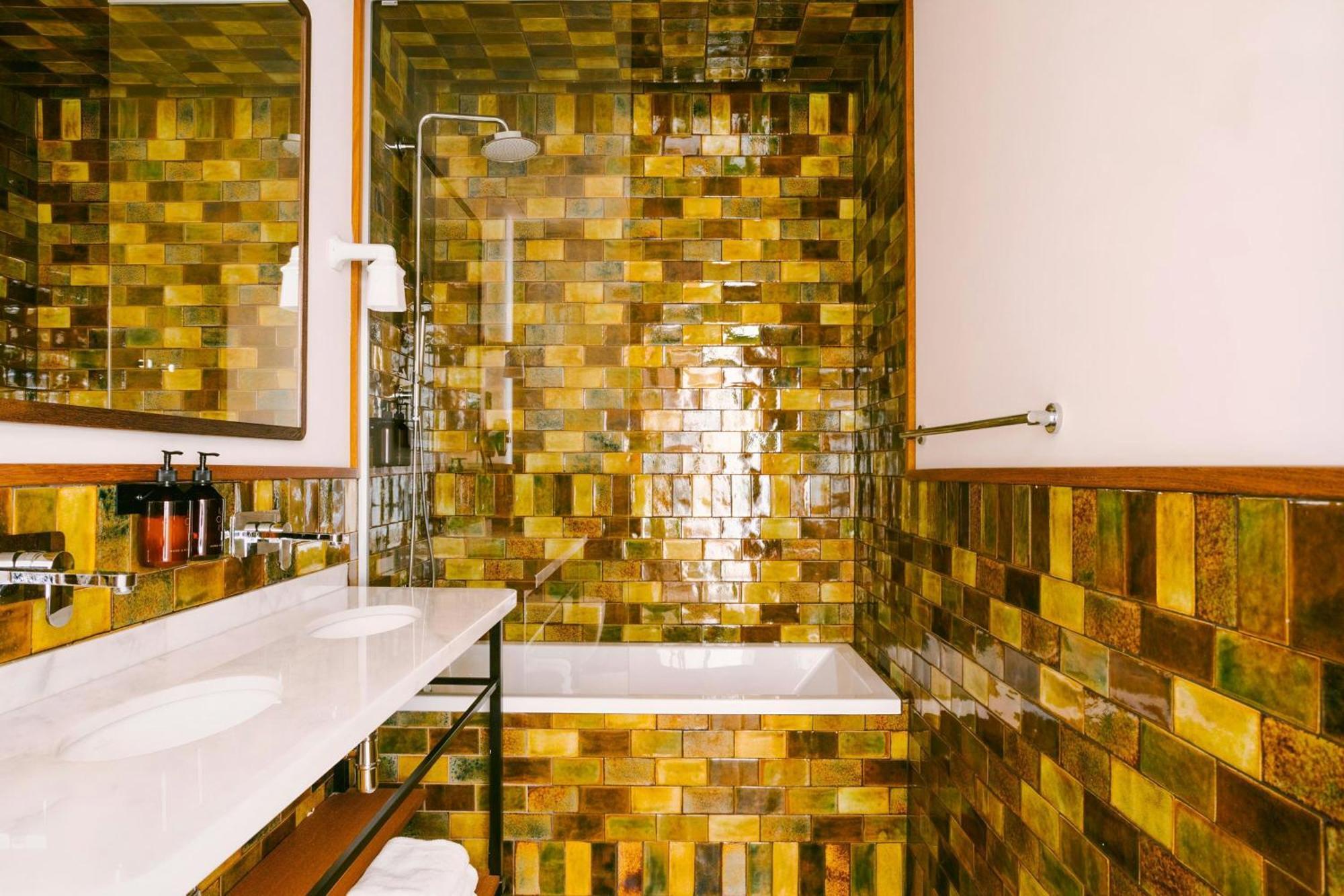 Casa Luz Placa Universitat, Sonder By Marriott Bonvoy Hotel Barcelona