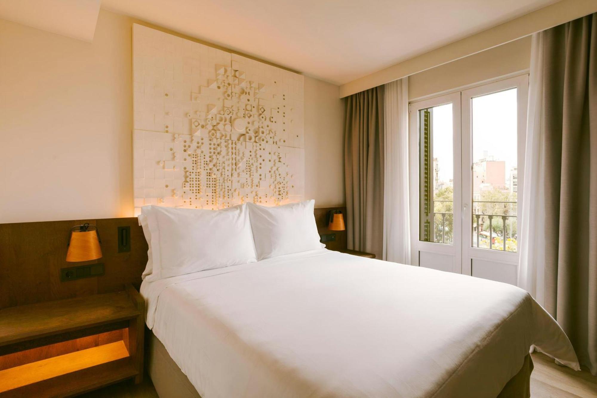 Hotel Casa Luz Placa Universitat, Sonder By Marriott Bonvoy