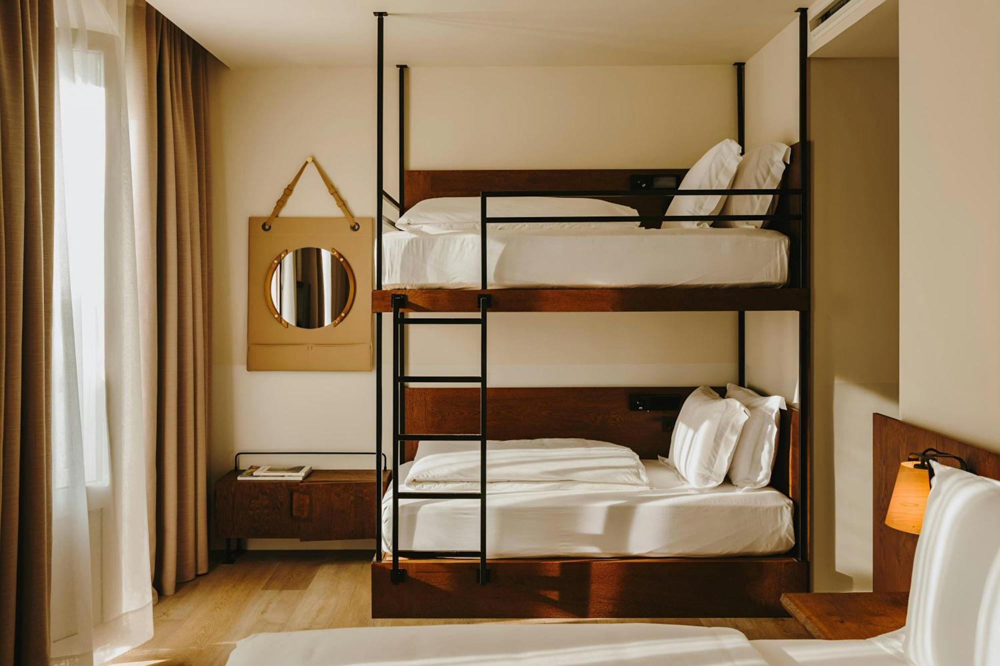 Hotel Casa Luz Placa Universitat, Sonder By Marriott Bonvoy 4*